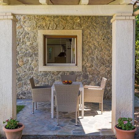 Petrinos Cottage Dafnila Exterior foto